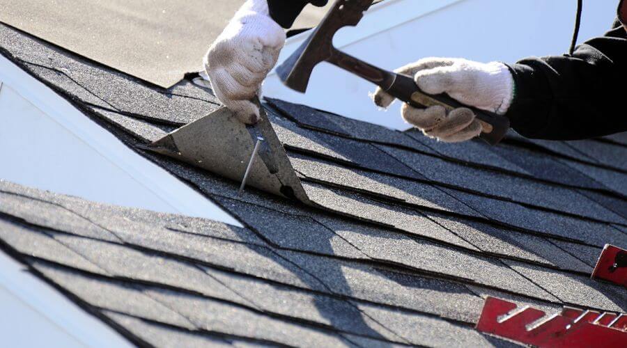 Professional gutter cleaning in Oakland, CA
